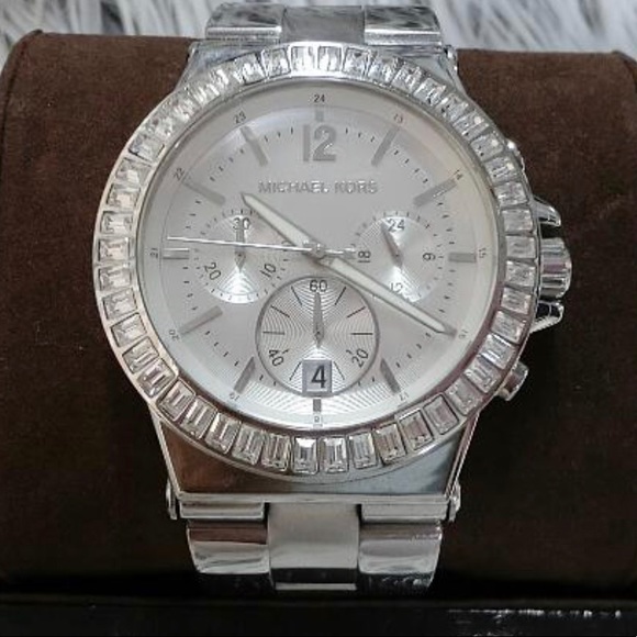 MICHAEL KORS “DYLAN” MK5411 SILVER WATCH - Picture 2 of 2